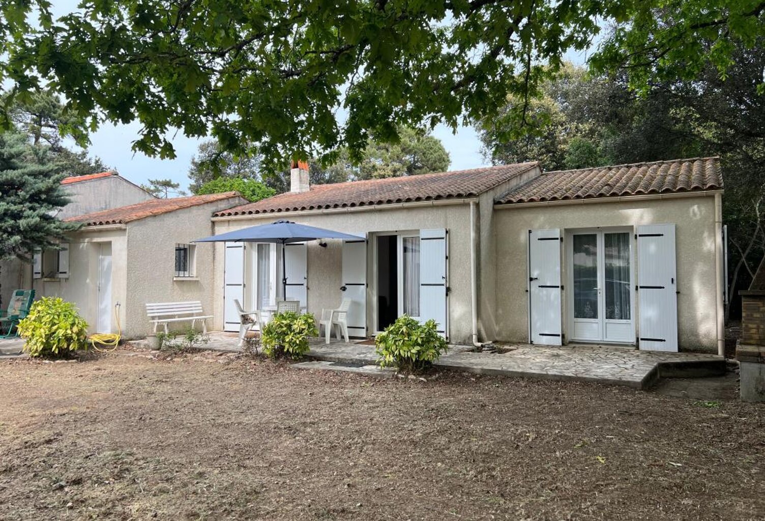 Maison à vendre - Plage à pied - DOLUS D OLERON / vert bois — photo 1