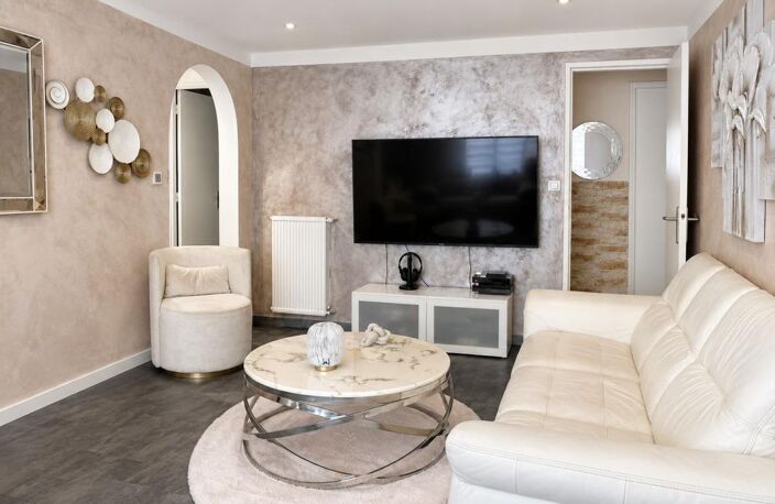 Appartement T4/T5  82 m2 Marseille 13009 — photo 2