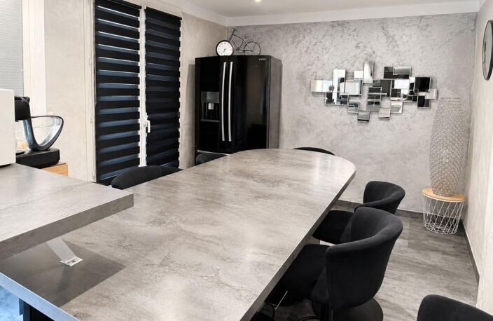 Appartement T4/T5  82 m2 Marseille 13009 — photo 3