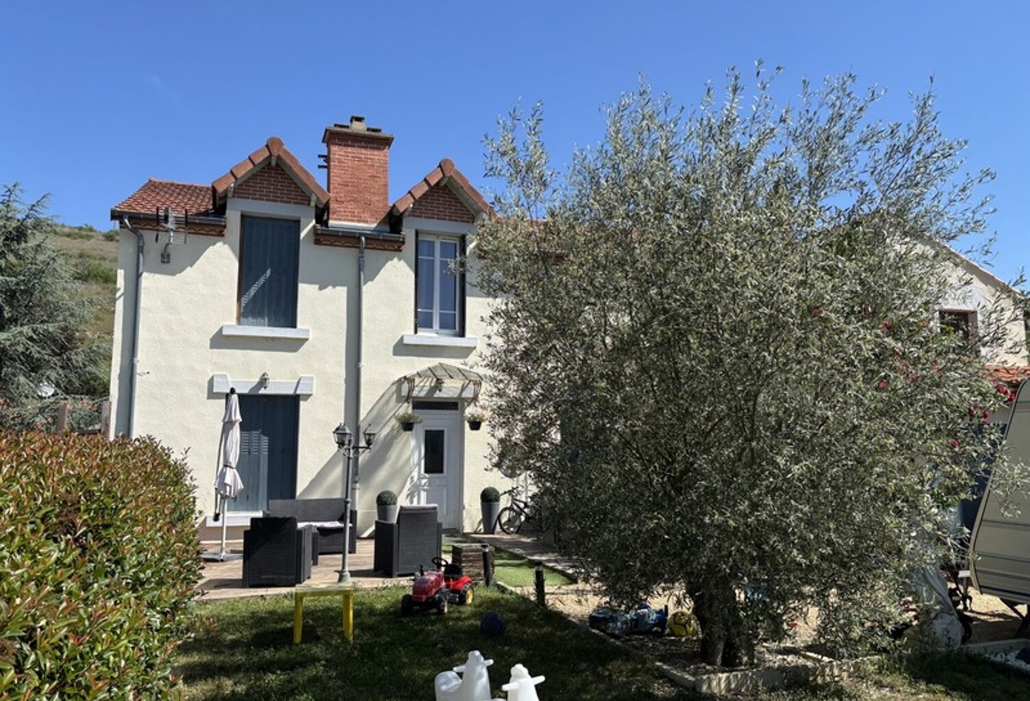 MAISON DE VILLAGE AVEC TERRAIN — photo 1