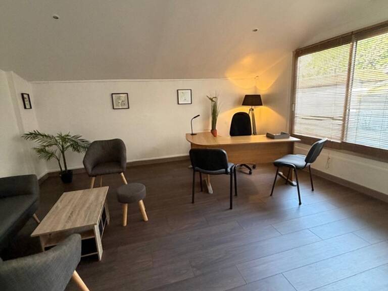 BORDEAUX CENTRE – BUREAUX MEUBLÉS ET ÉQUIPÉS DANS UN ESPACE PROFESSIONNEL RECONNU — photo 1
