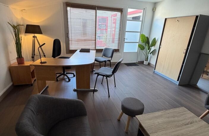 BORDEAUX CENTRE – BUREAUX MEUBLÉS ET ÉQUIPÉS DANS UN ESPACE PROFESSIONNEL RECONNU — photo 3