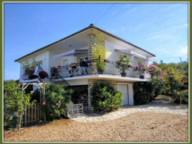 Maison à vendre 7 pièces CHALAIS (16) — photo du bien