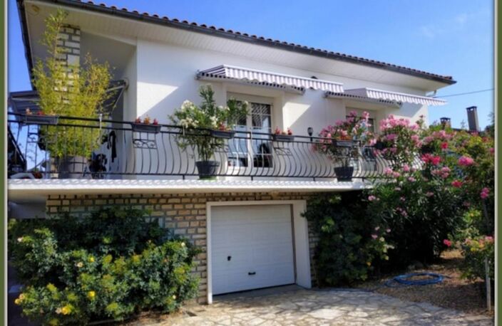 Maison à vendre 7 pièces CHALAIS (16) — photo 2