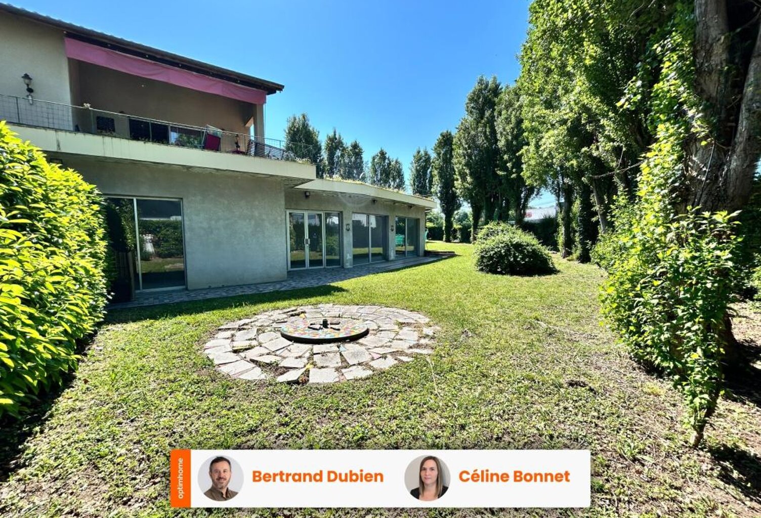 GRANDE MAISON AVEC DEPENDANCES ET FORT POTENTIEL PROFESSIONNEL - BILLOM — photo 1