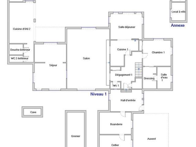 Maison 246 m², 4 chambres, piscine, terrain 2500 m² — photo du bien
