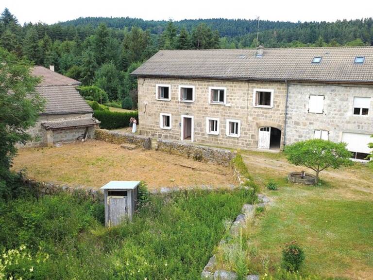 Bâtisse en pierres à TENCE / terrain de 857m² — photo 1