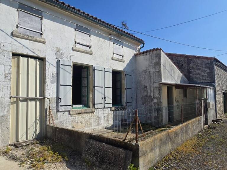 Maison à vendre 2 pièces 48m² LA BROUSSE (17) avec potentiel d'agrandissement — photo 1