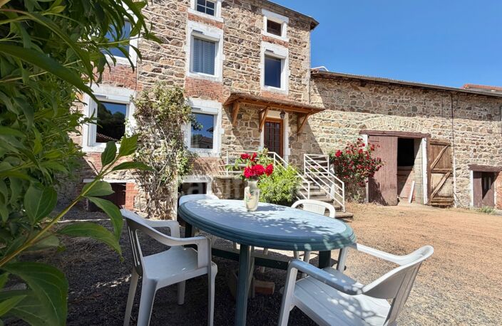 MAISON DE BOURG DE 100 M2, 3 CHAMBRES, TERRAIN ATTENANT DE 371 M2, 200 M2 DE DÉPENDANCES, CAVES, FIBRE OPTIQUE, DOUBLE VITRAGE PVC AVEC VOLETS ROULANTS SOLAIRES, TOUT-À-L'ÉGOUT — photo 3
