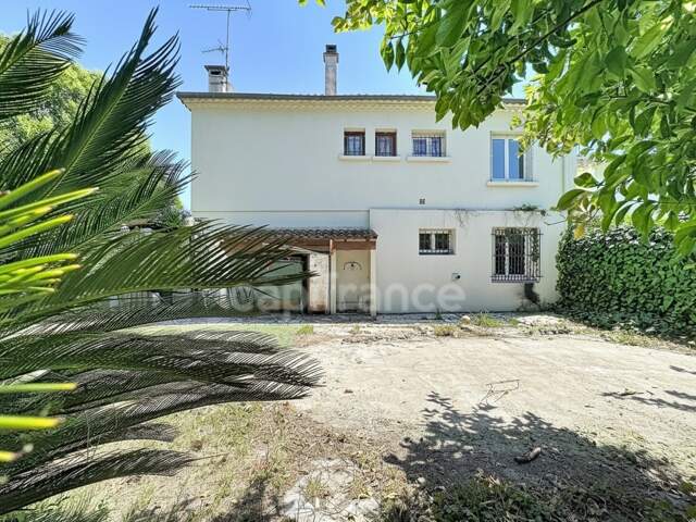 Maison à vendre 7 pièces  () — photo du bien