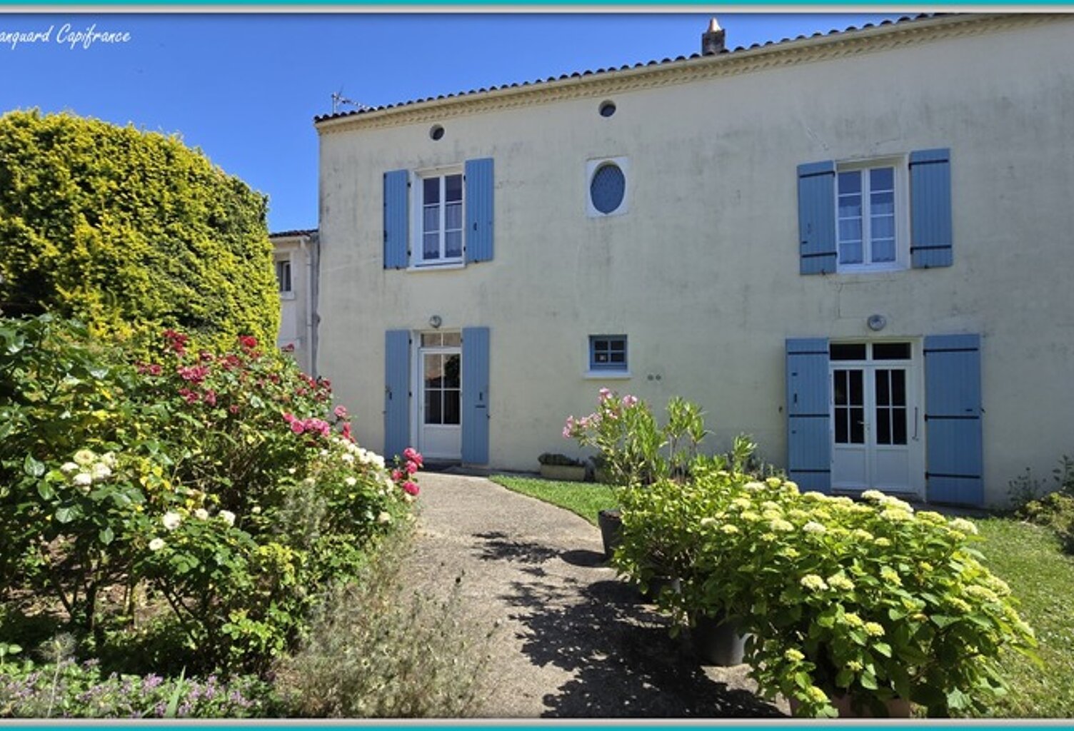 Maison DE VILLAGE à vendre 7 pièces dont 5 CHAMBRES LOULAY (17) avec DEPENDANCES (garage 54m² + préau) — photo 1