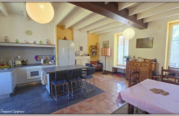 Maison DE VILLAGE à vendre 7 pièces dont 5 CHAMBRES LOULAY (17) avec DEPENDANCES (garage 54m² + préau) — photo 4