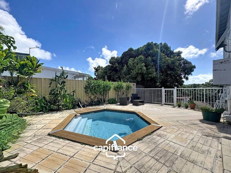 À VENDRE – IMMEUBLE DE RAPPORT COMPOSÉ DE 3 LOGEMENTS 430 m² LES ABYMES (97139) — photo 1