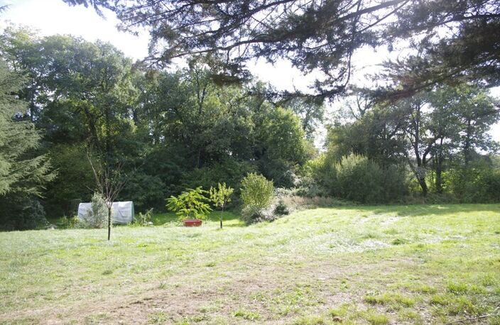 Maison en pierre à restaurer de 200 m², 8 pièces à aménager, terrain d'environ 3ha située au calme à vendre — photo 4