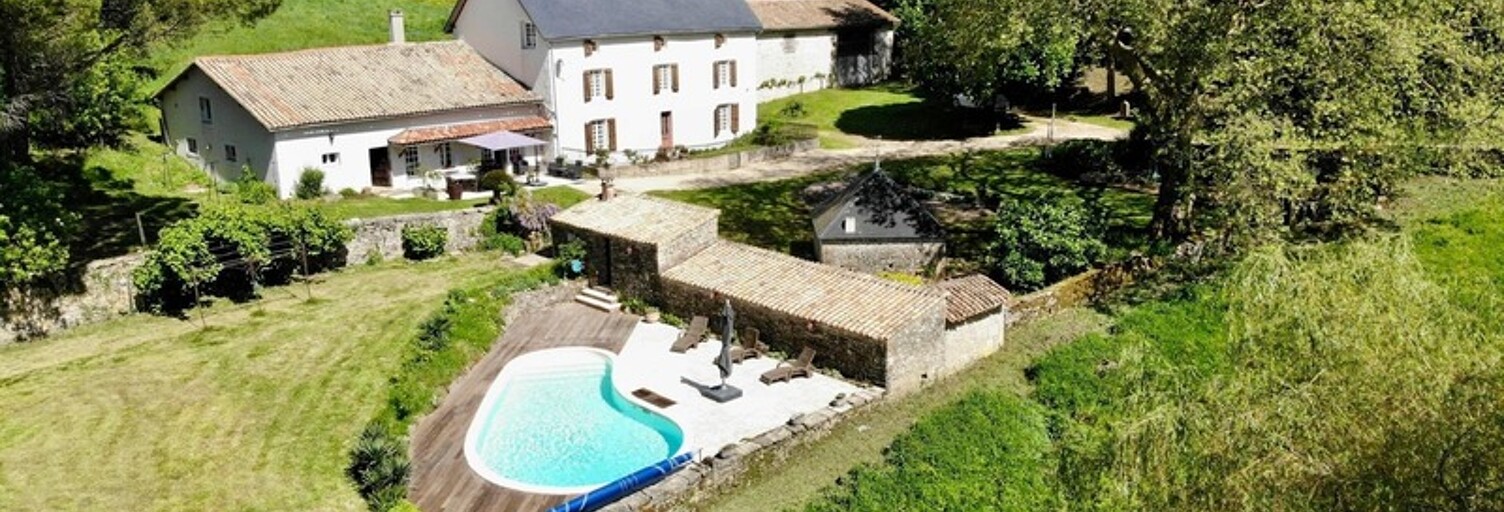 Maison 7 Pièces 305 m² à vendre à Saint-Georges-de-Noisné (79400)
