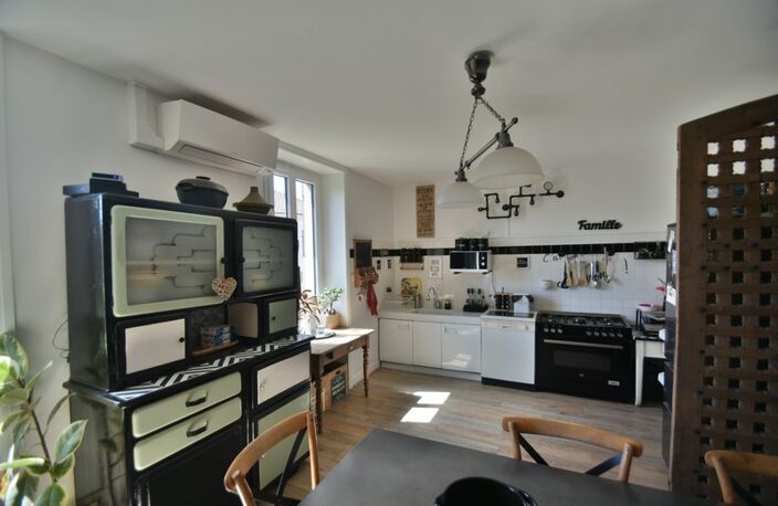 BELMONT DE LA LOIRE - Maison 215 m² - 7 pièces - proche commodités — photo 4