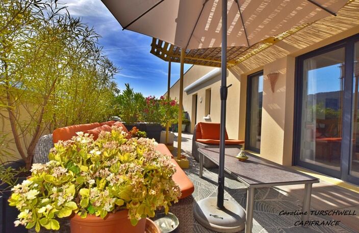 SOLLIES PONT (83) - SUPERBE T3 DE 65M² DERNIER ÉTAGE AVEC 60M² DE TERRASSES ET 2 PARKINGS — photo 4