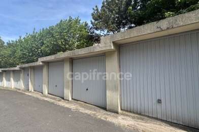 Garage  32200 €