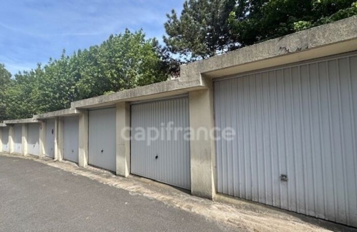 Box  à vendre CHATILLON (92) - Centre de Châtillon – à deux pas du Tramway T6 — photo 3
