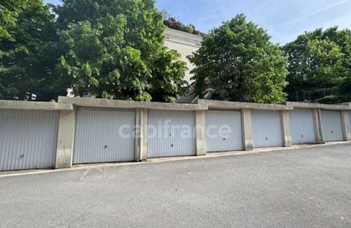 Box  à vendre CHATILLON (92) - Centre de Châtillon – à deux pas du Tramway T6 — photo 4