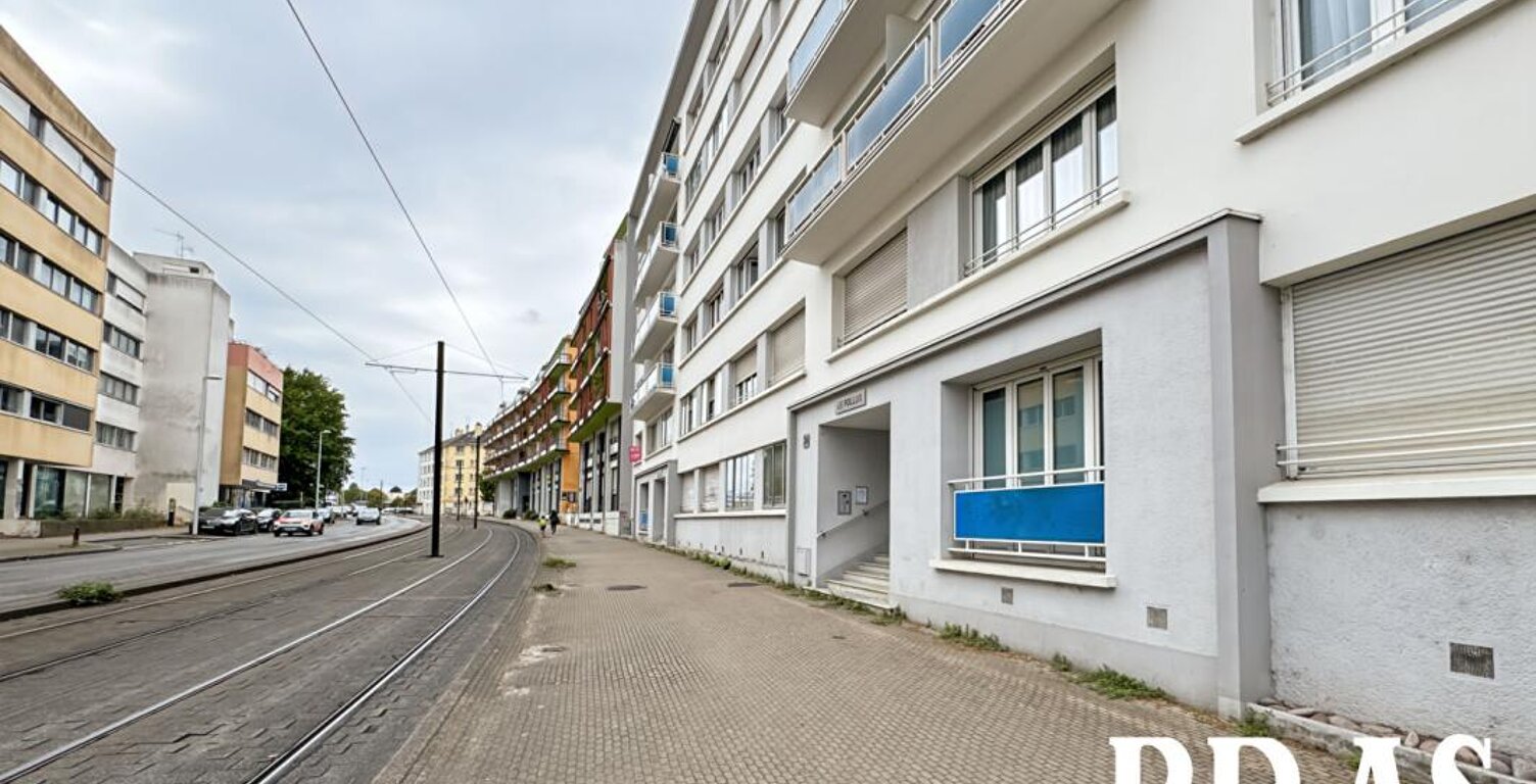 REZE - PONT ROUSSEAU - T3 + CAVE + GARAGE — photo 1
