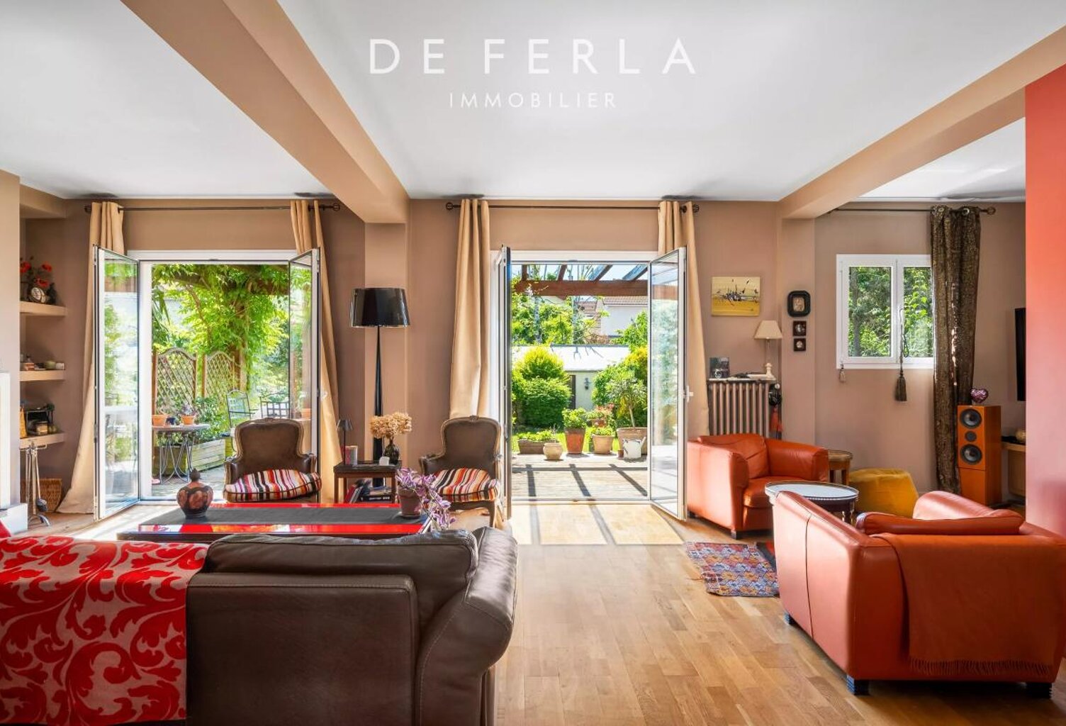 VERSAILLES – ÉLÉGANTE PROPRIÉTÉ FAMILIALE AVEC JARDIN ET DOUBLE GARAGE — photo 1