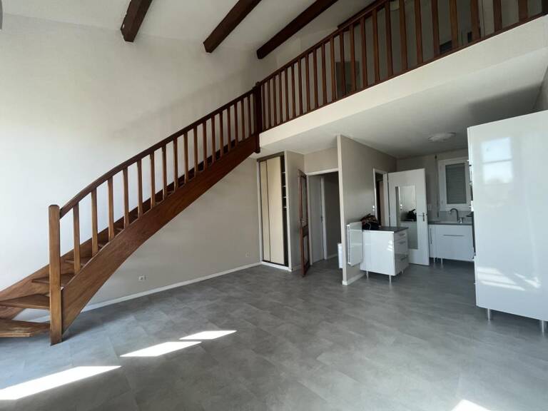 T2 EN DUPLEX MONTAUBAN CENTRE AVEC GARAGE — photo 1