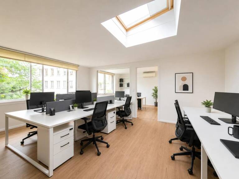 Exclusivité Corpimmo. Surface de 105 m² utile sur cour, climatisée, à louer à 150m du métro et Place Marcel Sembat — photo 1