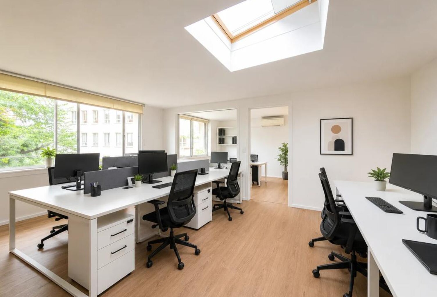Exclusivité Corpimmo. Surface de 105 m² utile sur cour, climatisée, à louer à 150m du métro et Place Marcel Sembat — photo 1