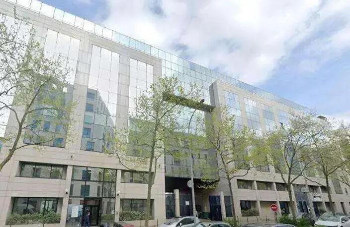 Dans un environnement tertiaire "quartier du Trapèze" et à proximité du métro ligne 9, CORPIMMO vous propose à la location deux plateaux de bureaux aux derniers étages au sein d'un immeuble de standing proche des transports en commun — photo 5