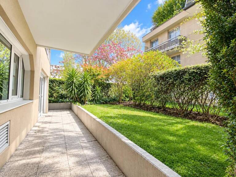 Boulogne-Billancourt, locaux à vendre traversants avec 2 entrées, une sur rue et une sur cour agrémentés d'une terrasse de 26 m² donnant sur jardin. Place Marcel Sembat et métro Ligne 9. Accessible PMR et Faisabilité ERP — photo 1