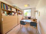 Locaux à louer de 220m² divisibles par bureau. Accès PMR - ERP 5 -Spécialisés pour des professions médicales. Location au bureau. Immeuble récent de bureaux, plateau entièrement cloisonné jusqu'à 11 bureaux avec leur point d'eau privatif — photo 3