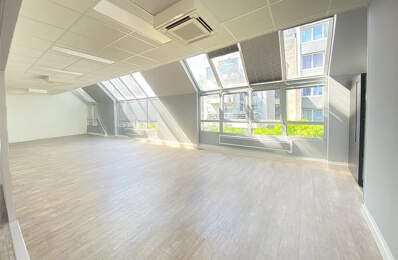 Plus de 500 m² d'espaces extérieurs privatifs terrasses, jardins et rooftop à profiter pleinement au sein d'un immeuble indépendant actuellement ERP de 5ème catégorie — photo du bien