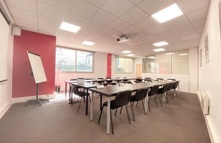 Exclusivité Corpimmo. Excellent rapport/loyer de 2450 €/mois Chargé. Surface Carrez de 86 m². Situation idéale à 150 m du métro L.9 et de la Place Marcel Sembat — photo 3