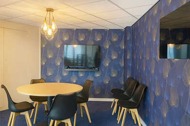 Bureau  4813 €