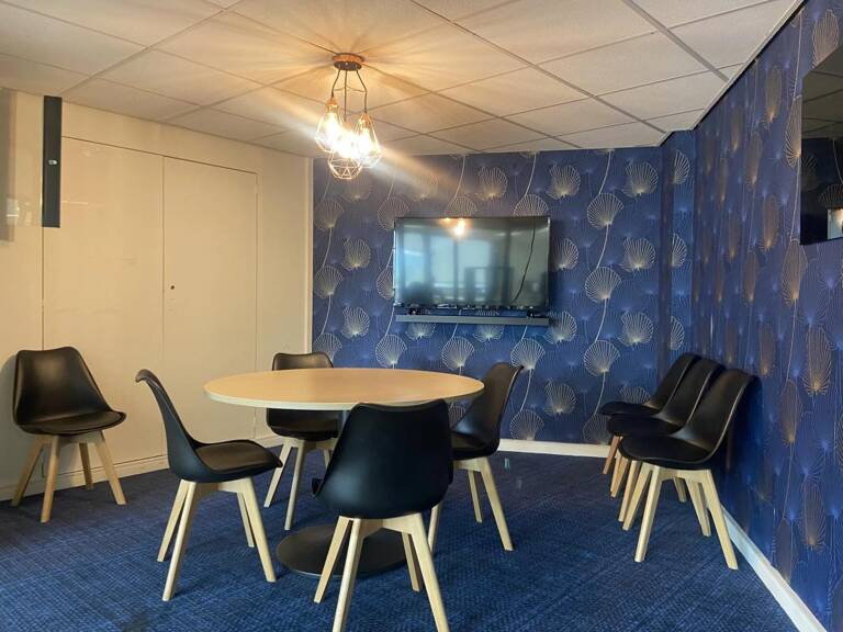Les Bureaux de la Colline. Situé dans un environnement facile d’accès, proche des transports, et en coeur de ville, plateau de bureaux de 323 m² carrez à la vente — photo 1