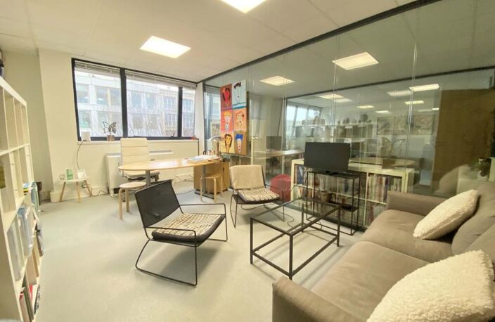 Corpimmo vous propose un très beau plateau de bureaux en étage élevé proche du métro, au 86 rue Anatole France à Levallois — photo 2