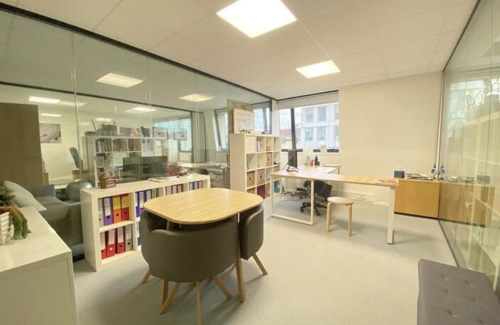 Corpimmo vous propose un très beau plateau de bureaux en étage élevé proche du métro, au 86 rue Anatole France à Levallois — photo 3