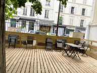 A 300 mètres du métro, très bien placé de Neuilly sur Seine, nous vous proposons plusieurs surfaces de bureaux à louer au sein d'un immeuble de standing avec espaces verts extérieurs — photo 2