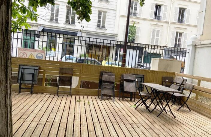 A 300 mètres du métro, très bien placé de Neuilly sur Seine, nous vous proposons plusieurs surfaces de bureaux à louer au sein d'un immeuble de standing avec espaces verts extérieurs — photo 2