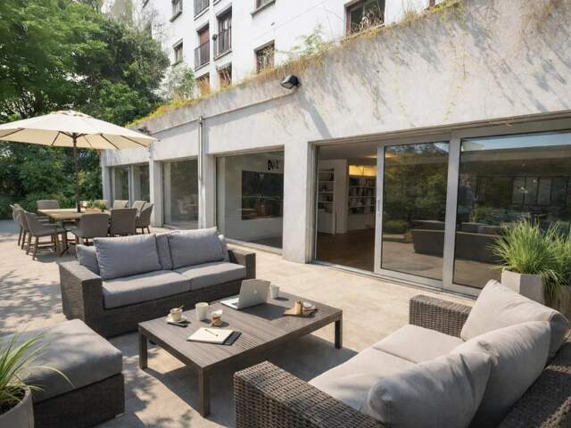 Bureaux en duplex à vendre de 261,65 m² avec terrasse et jardin privatif de + de 100 m² a toute proximité du métro et du centre ville de Montrouge, opportunité idéale pour investissement ou développement — photo du bien