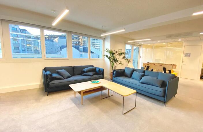 Loyer 260 € chargé /m²/an hors TF et TB - jusqu'a 8 postes de travail. Grande terrasse commune. A Boulogne-Billancourt dans un bel immeuble restructuré, proche métro — photo 2