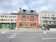 Maison indépendante en RDC+ 2 niveaux sur sous-sol à usage de bureaux de 112 m² à Boulogne Billancourt à vendre. Bâtiment plein de charme, et 4 places de parking associés pour aménagement en terrasse et jardin — photo 2