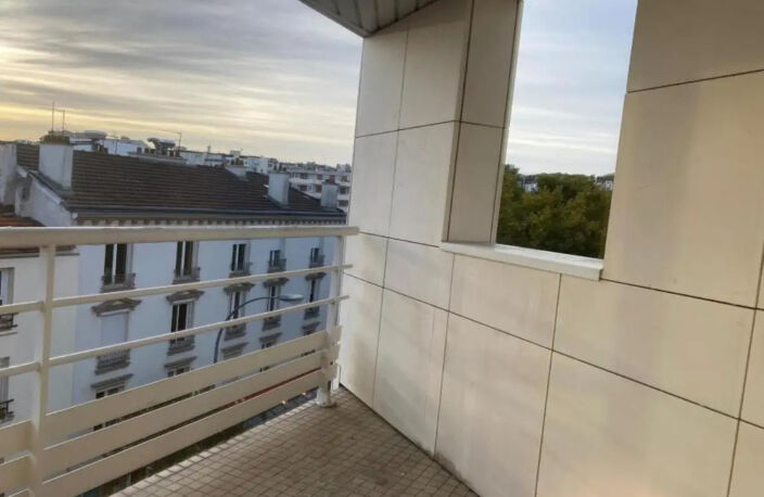 Bureaux à louer de 1648m² à Issy Les Moulineaux. Immeuble moderne, accès sécurisé, bureaux en open-space, climatisation double flux. Idéal pour entreprise en recherche de flexibilité — photo 2