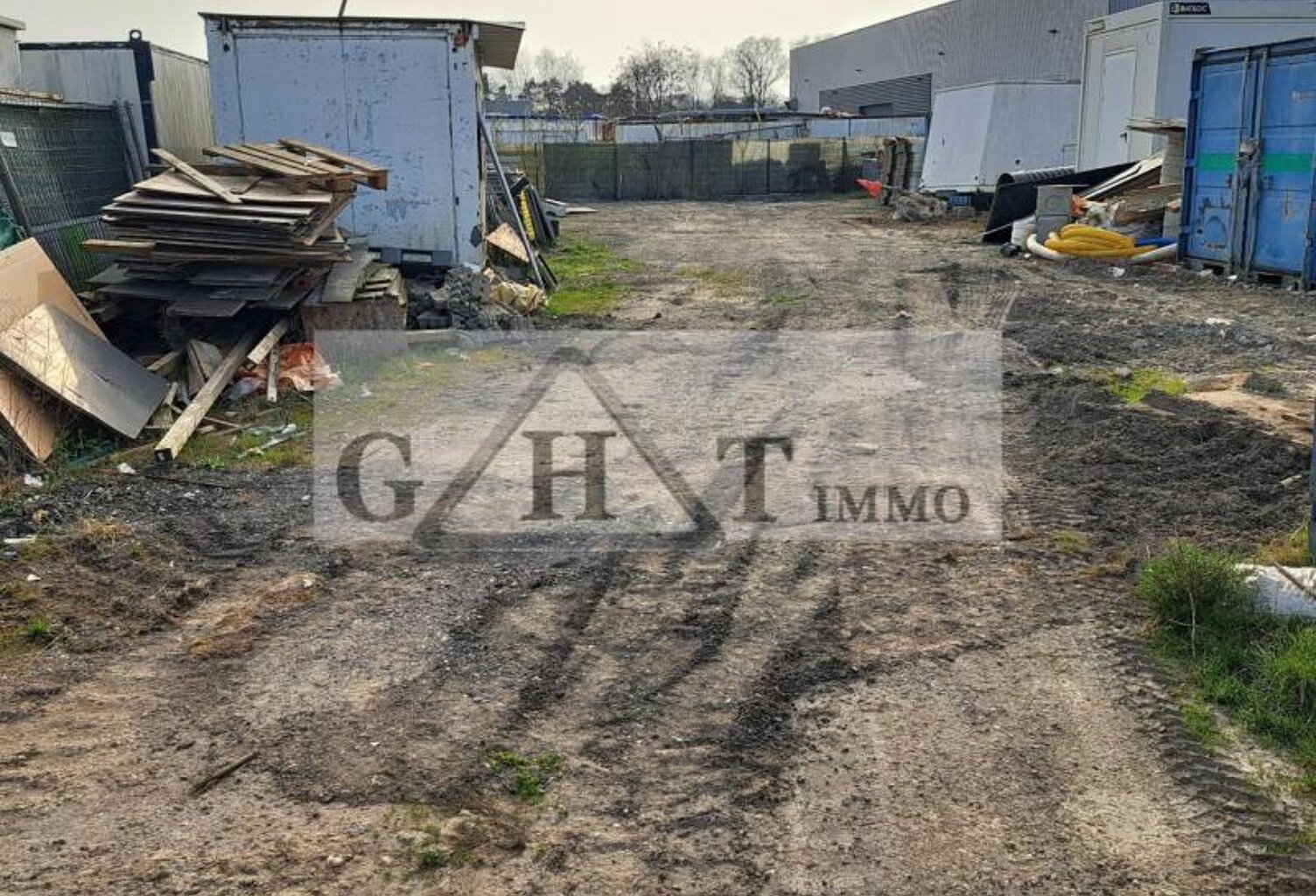 TERRAIN DE 1 000 M² À LOUER – CHAUMES-EN-BRIE — photo 1