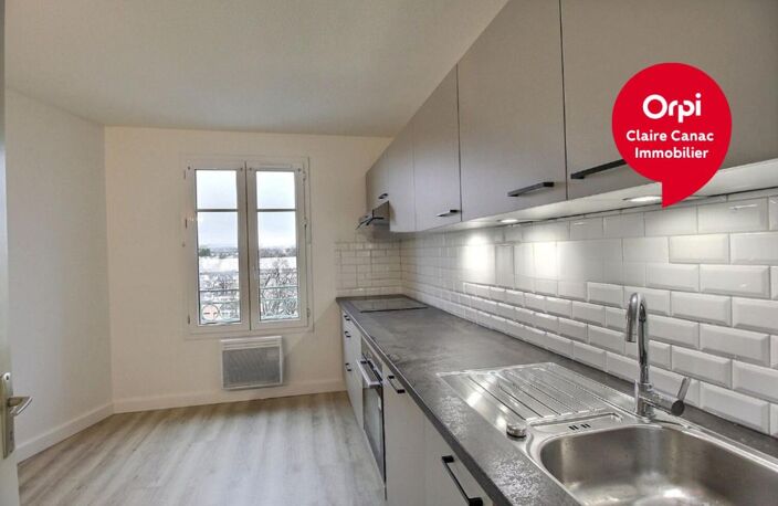 Résidence BEAUDECOURT, Grand appartement rénové de type 4 — photo 3