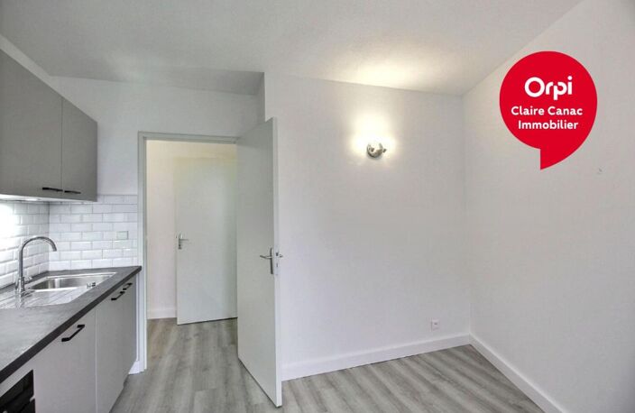 Résidence BEAUDECOURT, Grand appartement rénové de type 4 — photo 4