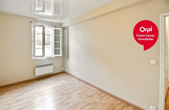 Appartement rénové en centre ville — photo 3