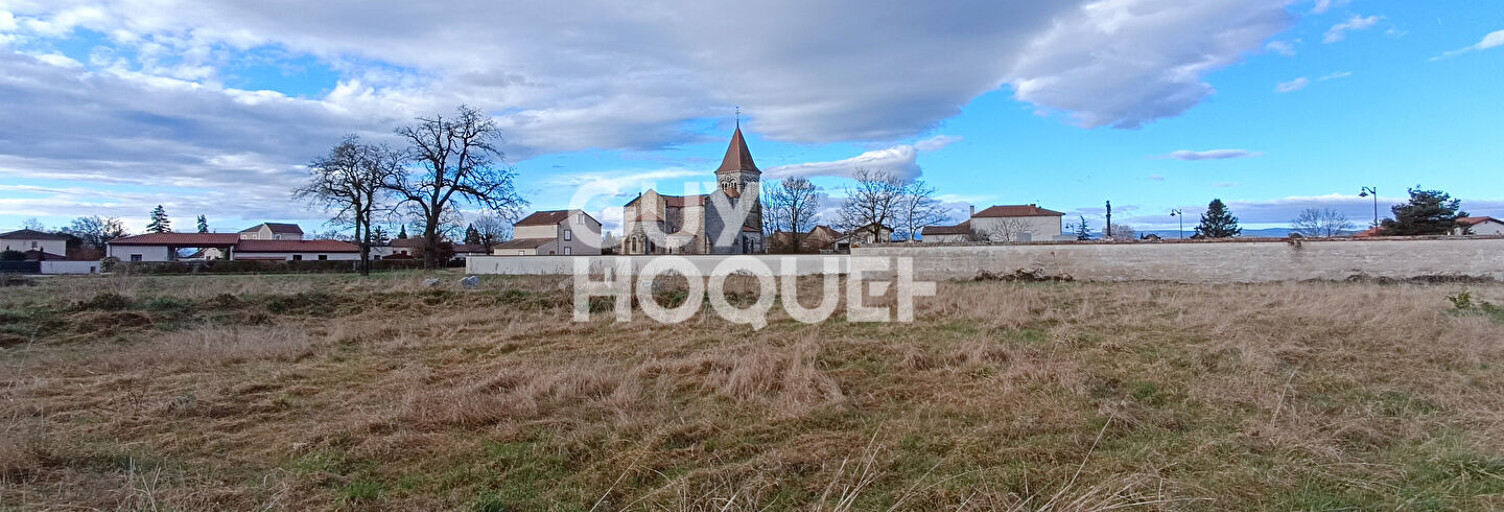 Terrain  731 m² à vendre à Sainte-Foy-Saint-Sulpice (42110)