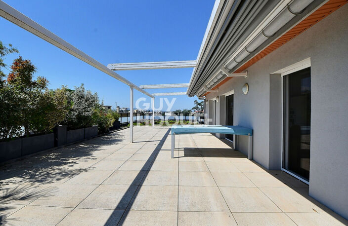 Bron Eglise - Appartement T2 de 76m² , dernier étage, grande terrasse sans vis-à-vis - Bron (69500) — photo 3